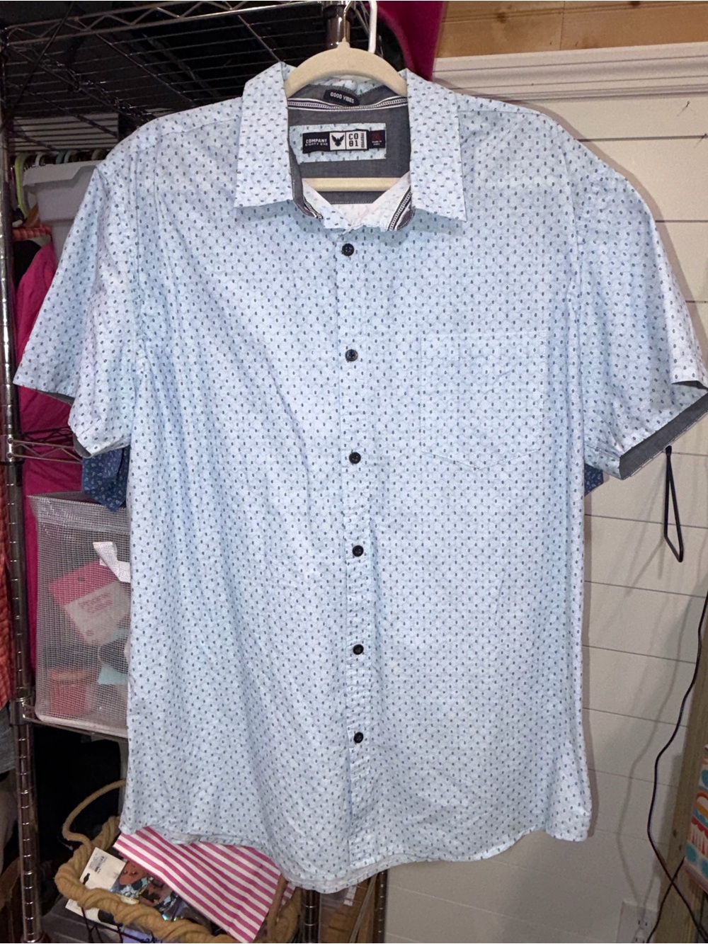 Casual Light Blue Short-Sleeve Button-Down Shirt with Micro Print